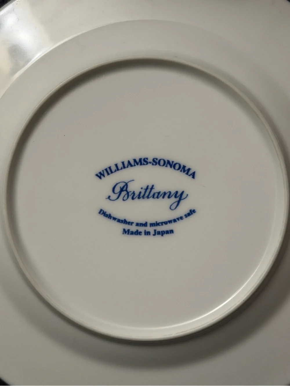 William-Sonoma Brittany Blue & White Rooster Lunch/Salad Plate 7.75”
